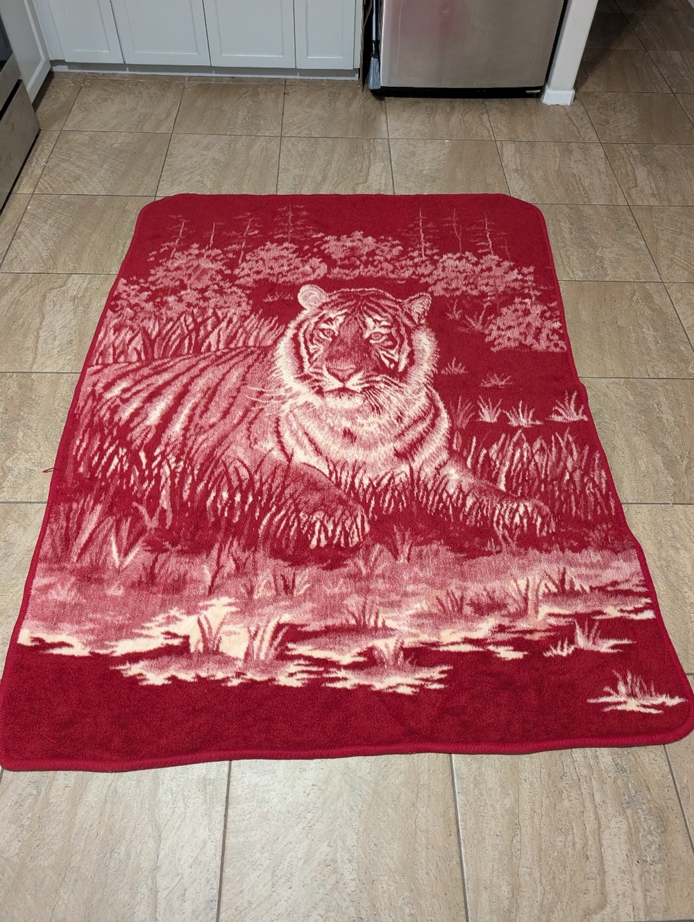 Vintage San Marcos Burgundy Tiger Print Blanket (89x65)